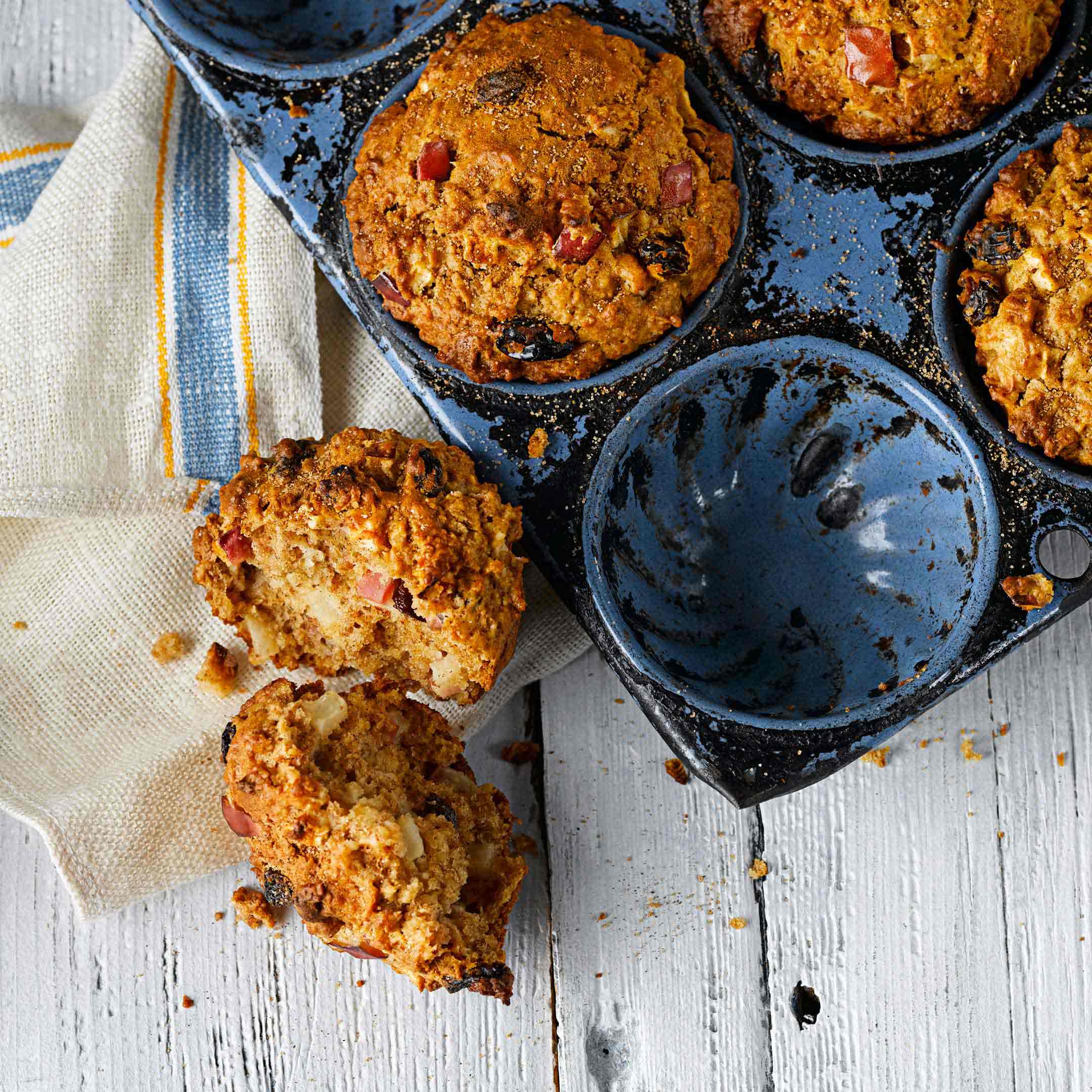 Muffins au son, aux pommes et aux raisins secs