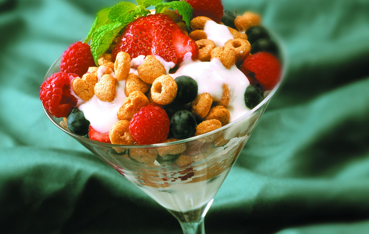 Berry Hearty Parfait Recipe
