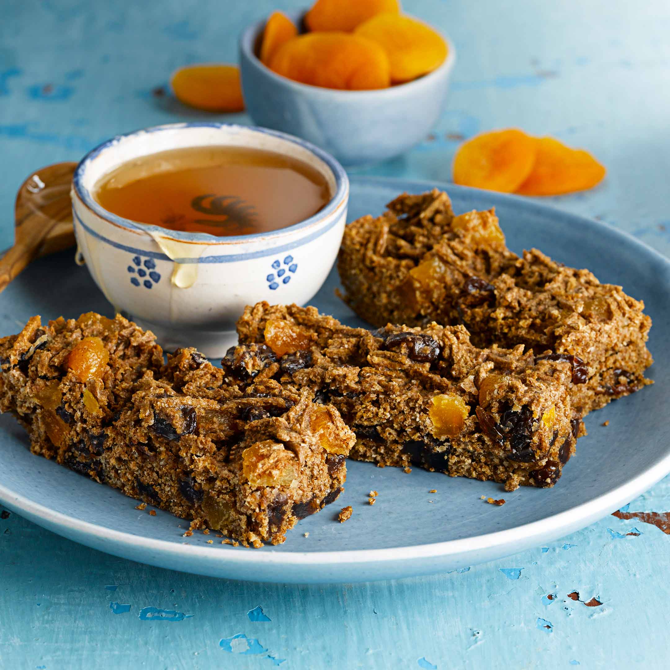 Dried Apricot and Raisin Bars AllBran*