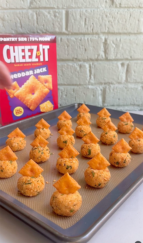 Cheez-It&reg; Taco Cheeseball Bites