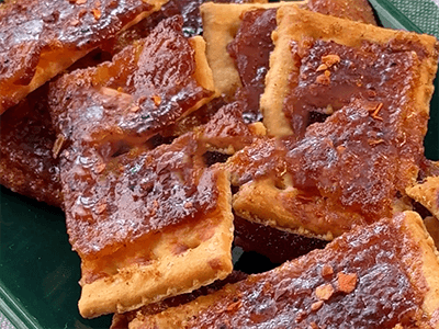 Sweet and Spicy Bacon Crackers