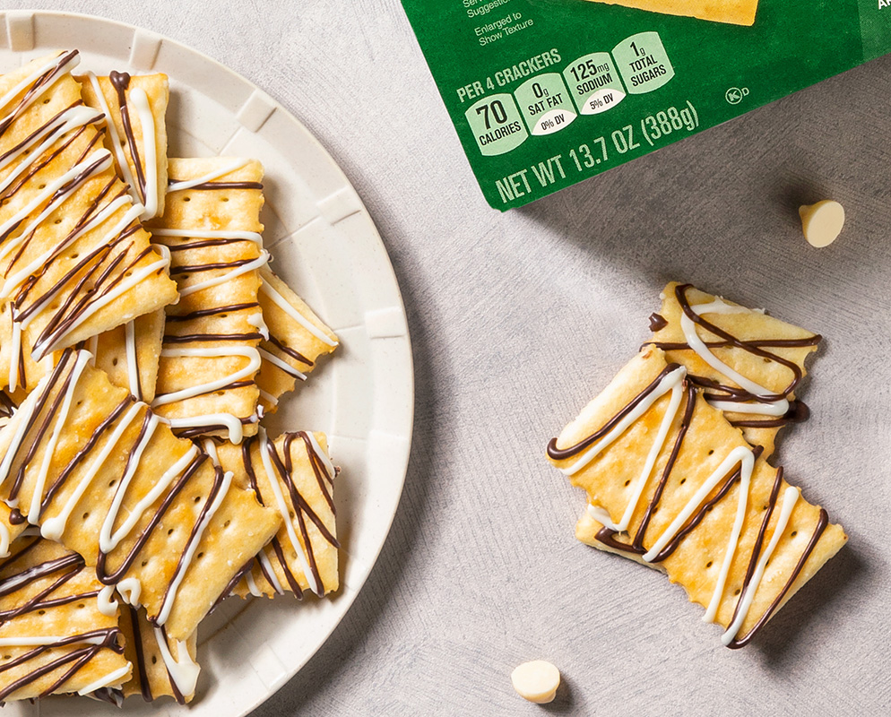 Chocolate Drizzle Crackers