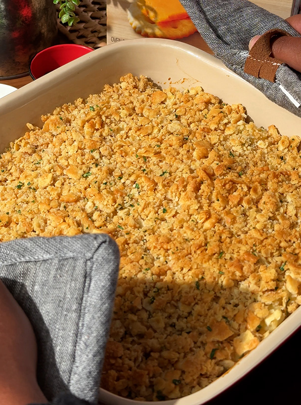 Cracker-Topped Jalapeño Mac-and-Cheese