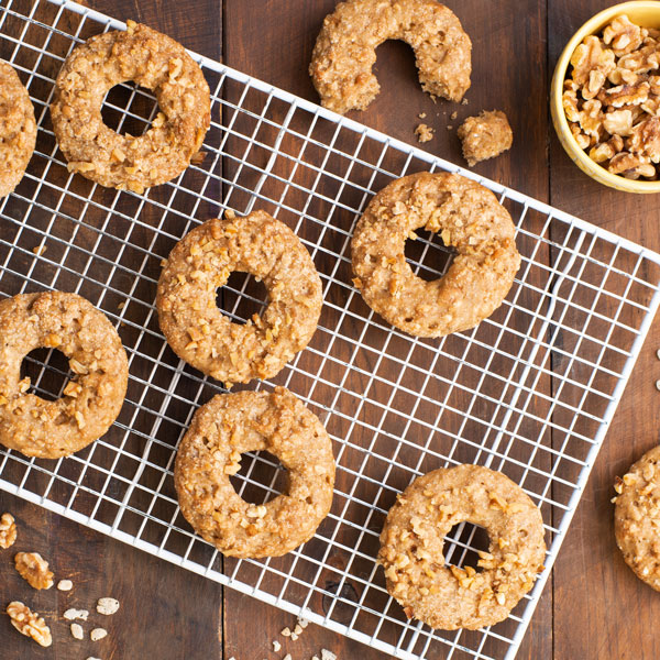 7547088_baked_banana_donuts__600x600