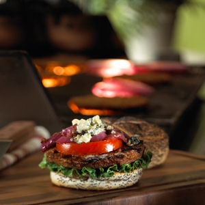 RECIPE The Black ‘N Blue Burger