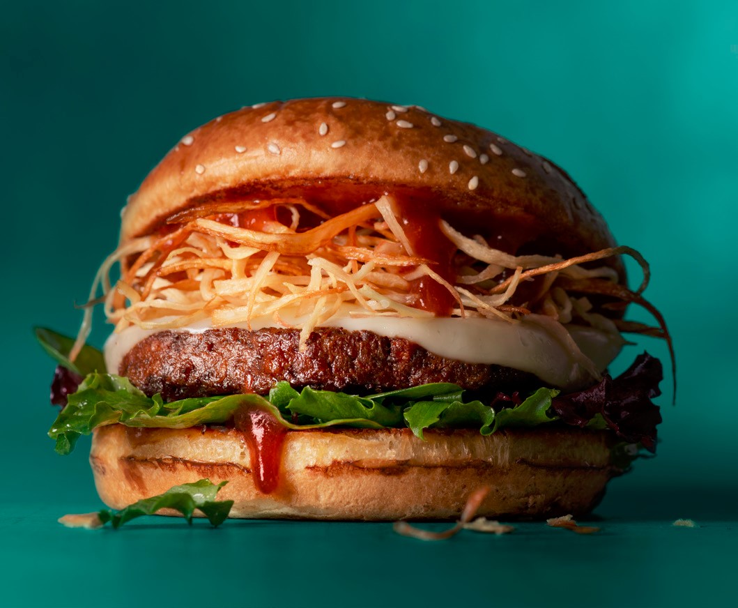 Burger with parsnips and truffles