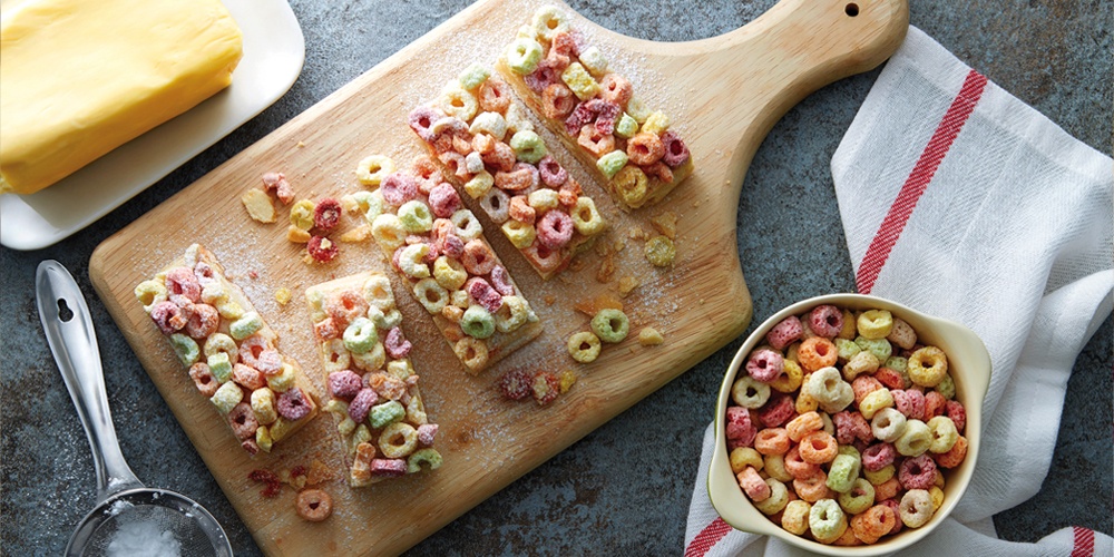 Froot Loops® No-Bake Rainbow Cheesecake